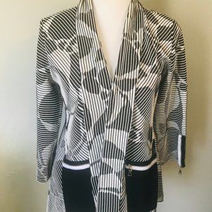 IC BY CONNIE K BLACK/WHITE JACKET - M